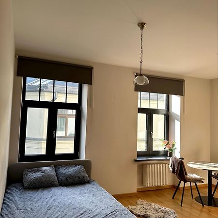 Modern Central Apartment Riga Retreat Bagian luar foto