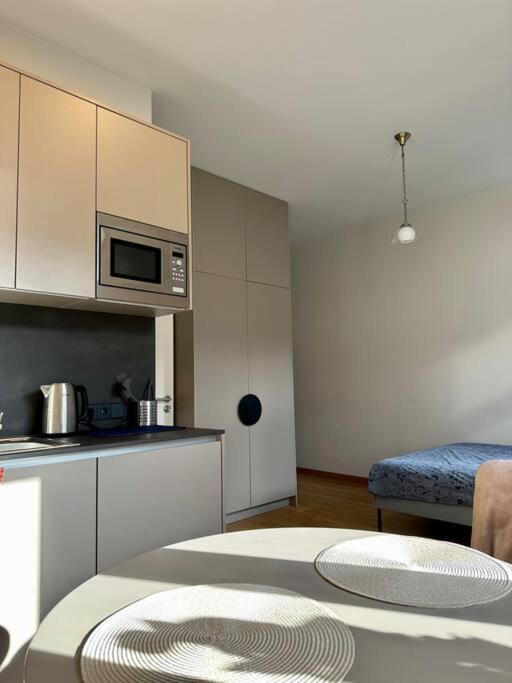 Modern Central Apartment Riga Retreat Bagian luar foto