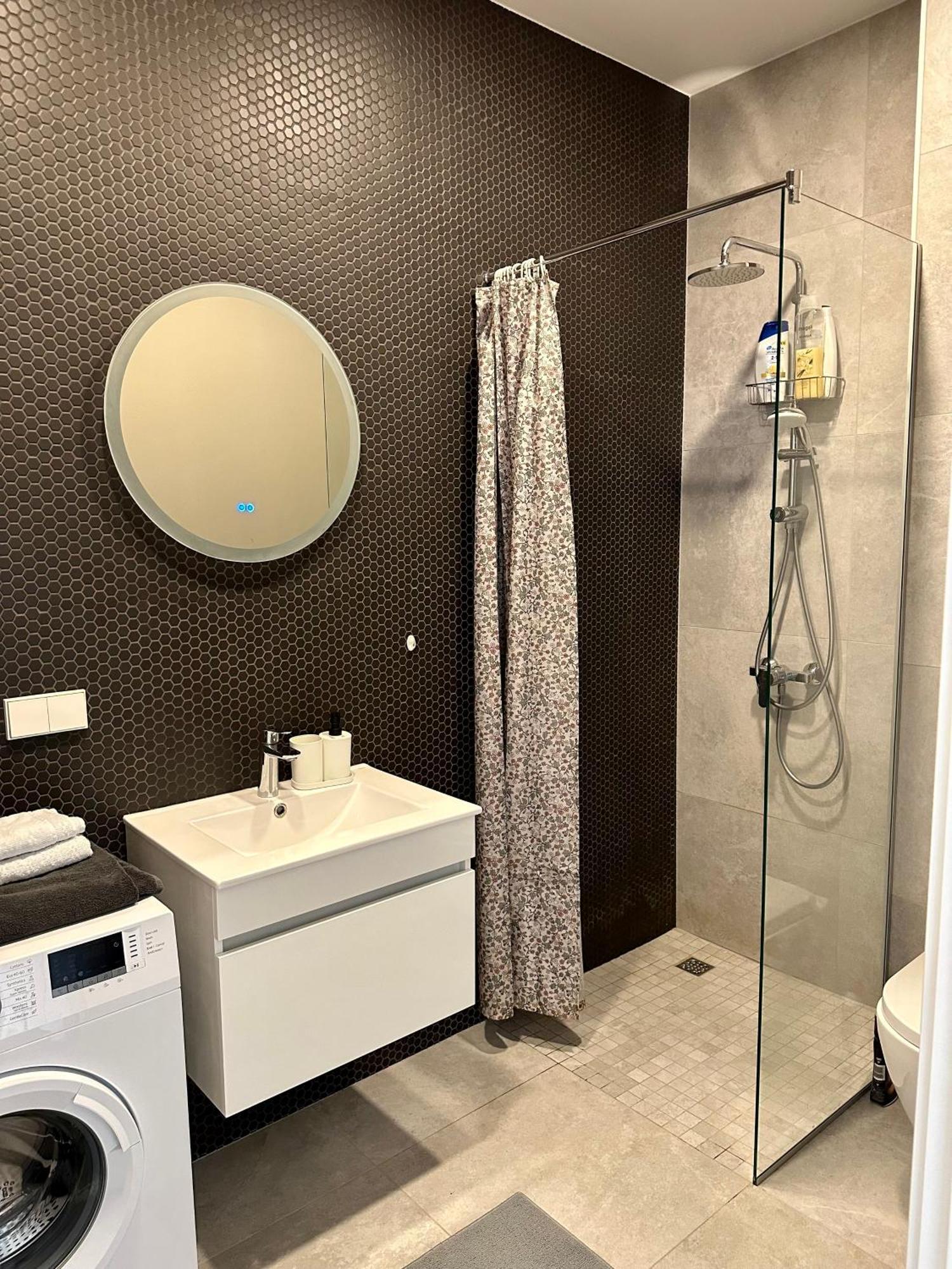 Modern Central Apartment Riga Retreat Bagian luar foto